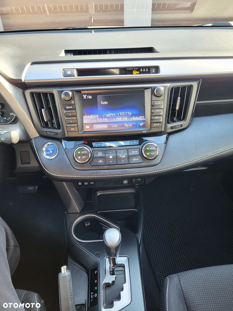Toyota RAV4 Hybrid Premium 4x2 - 22