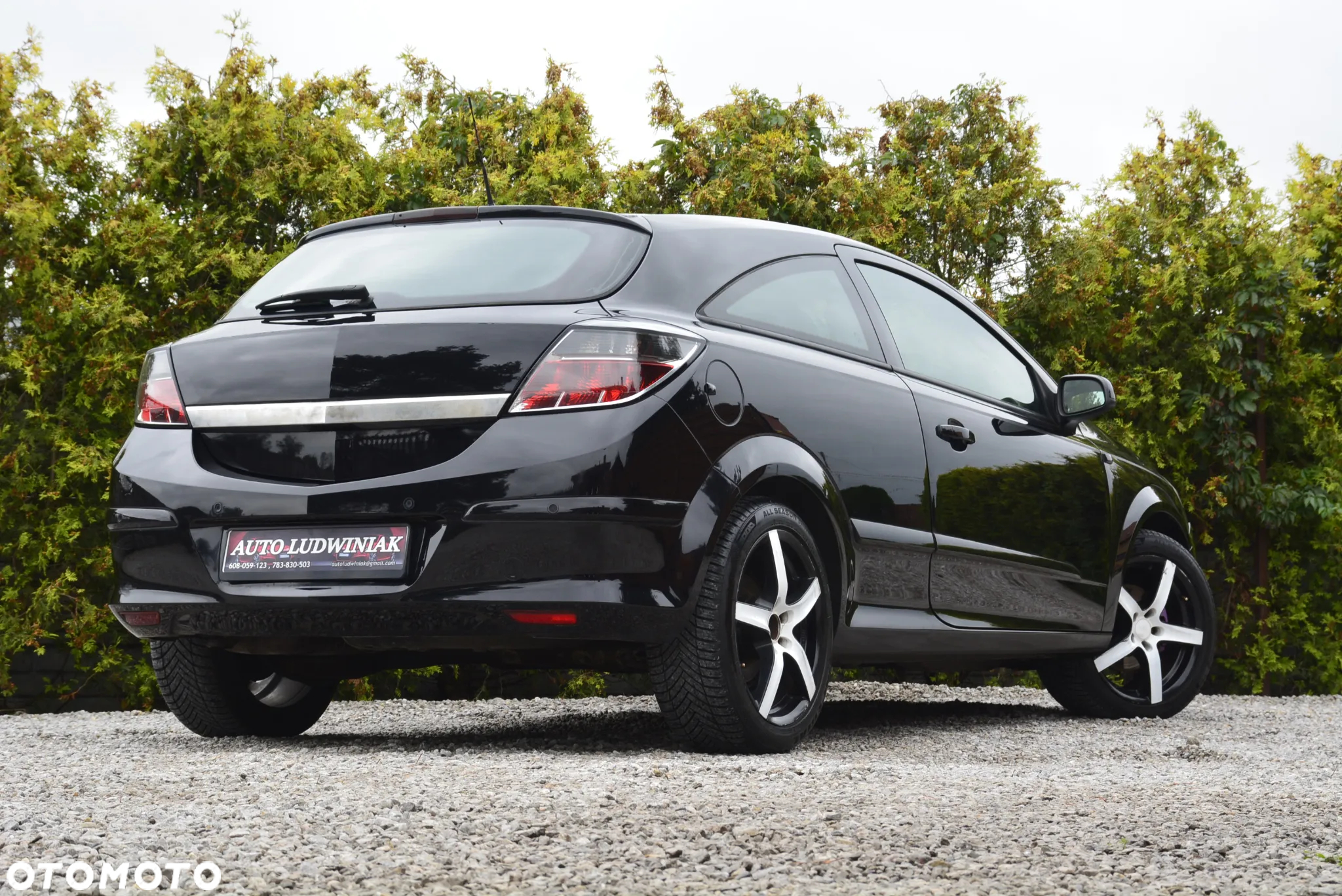 Opel Astra GTC 1.6 NAVI - 7