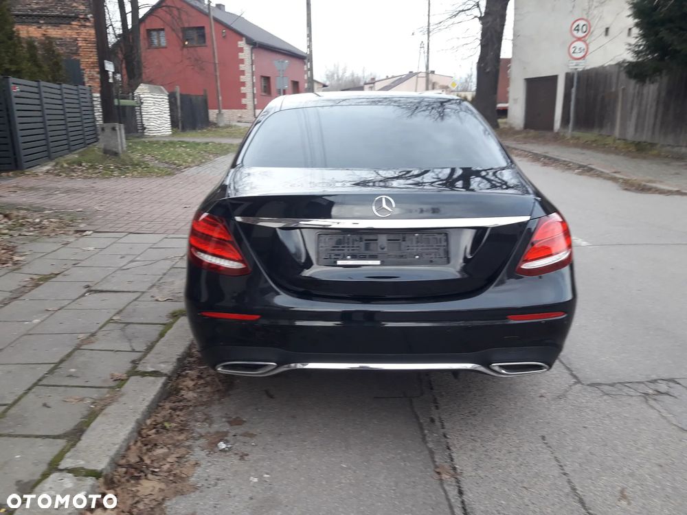 Mercedes-Benz Klasa E 220 d Business Edition 9G-TRONIC - 18