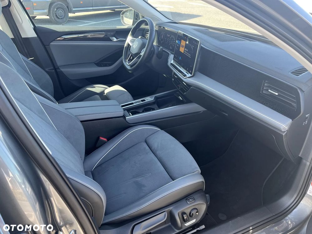 Volkswagen Passat Variant 2.0 TDI SCR Business DSG - 24