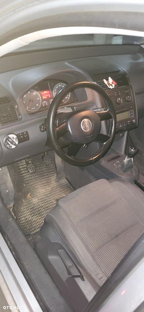 Volkswagen Touran 1.9 TDI Basis - 6