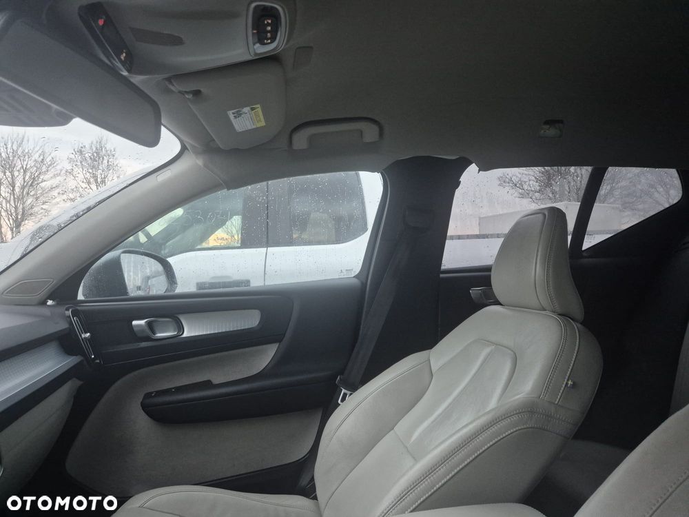 Volvo XC 40 T5 AWD Geartronic Momentum - 31