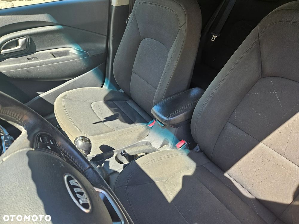 Kia Rio 1.1 CRDI Dream Team Edition - 25