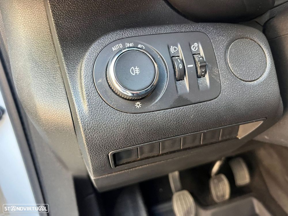 Opel Combo 1.5 102cv 3 LUGARES - LONGA - AC - IVA DEDUTÍVEL - 22