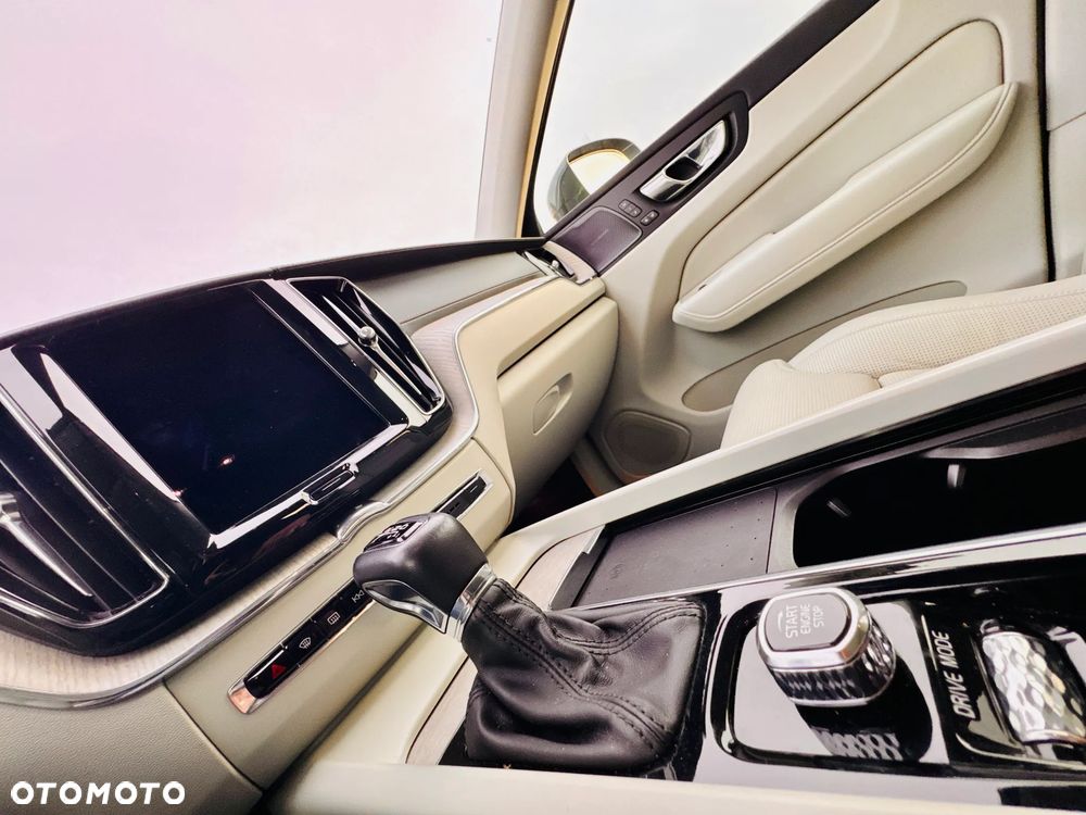 Volvo XC 60 - 8