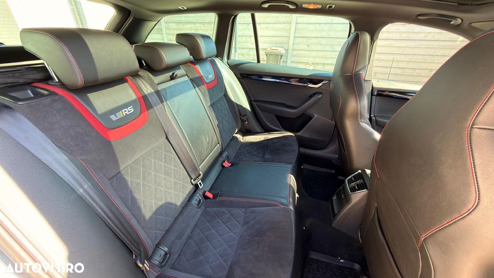 Skoda Octavia 2.0 245 TSI DSG RS - 12