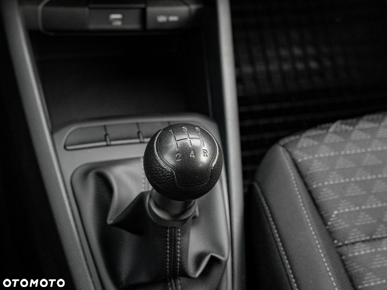Kia Rio 1.2 M - 21