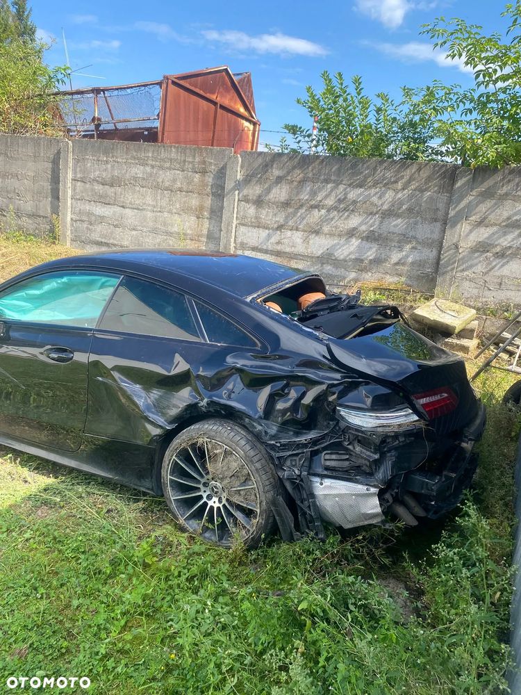 Mercedes-Benz Klasa E 220 d 4Matic Coupe 9G-TRONIC Avantgarde - 14
