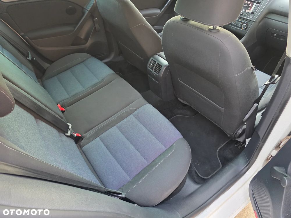 Volkswagen Golf 1.2 TSI BlueMotion Technology Style - 27