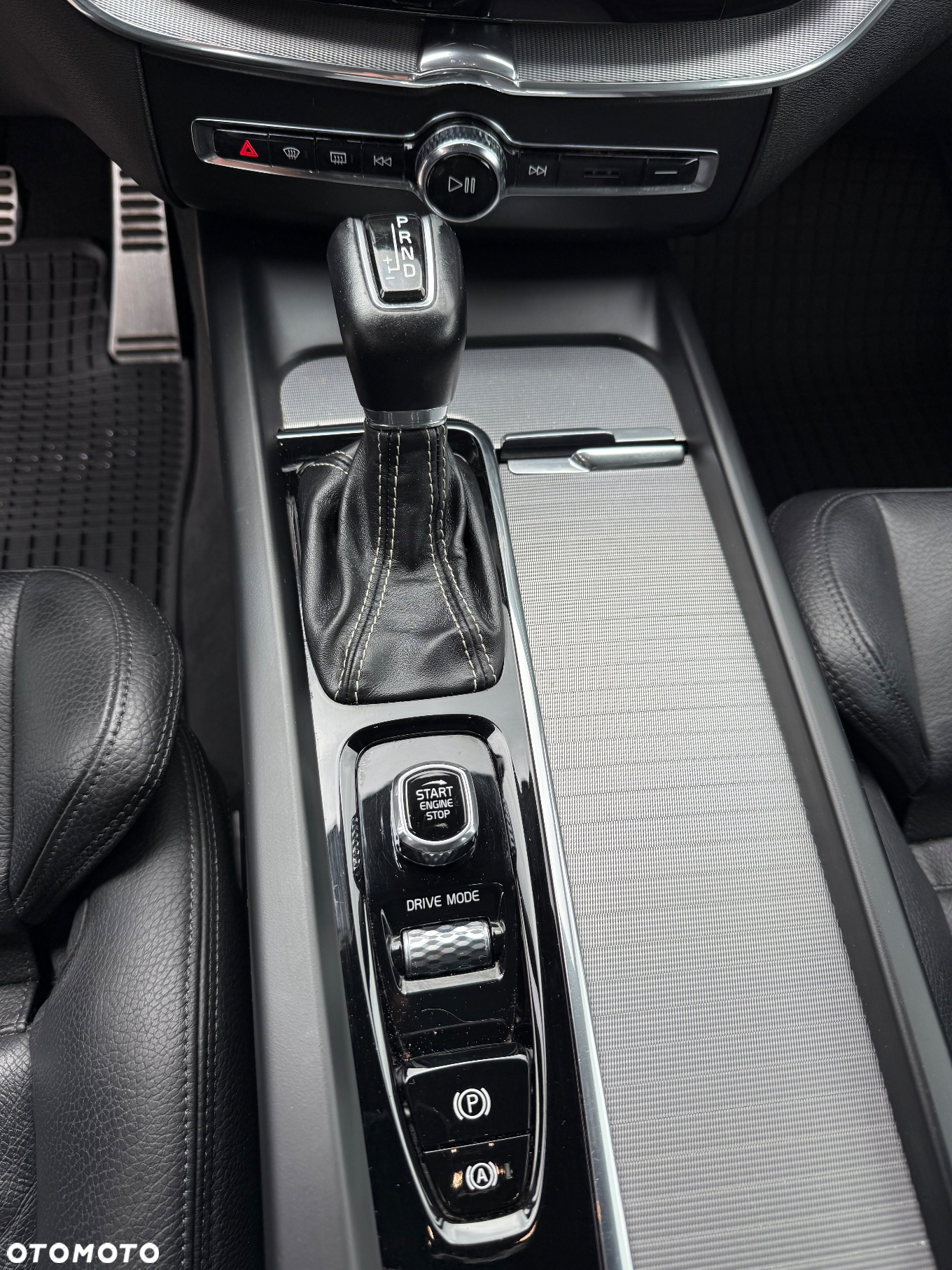 Volvo XC 60 T6 AWD R-Design - 17
