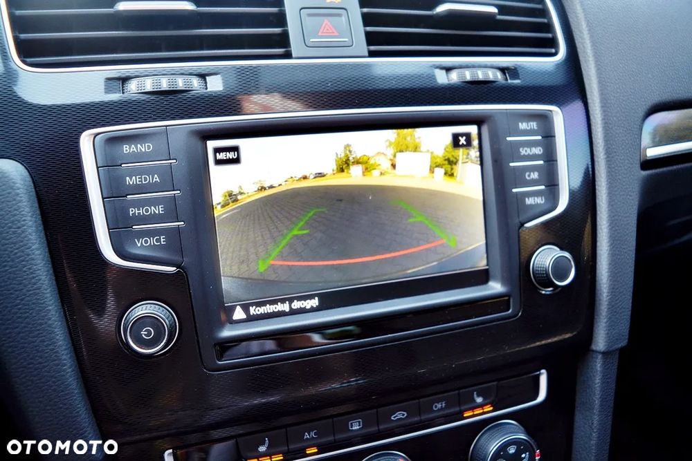 Volkswagen Golf GTI (BlueMotion Technology) Performance - 12