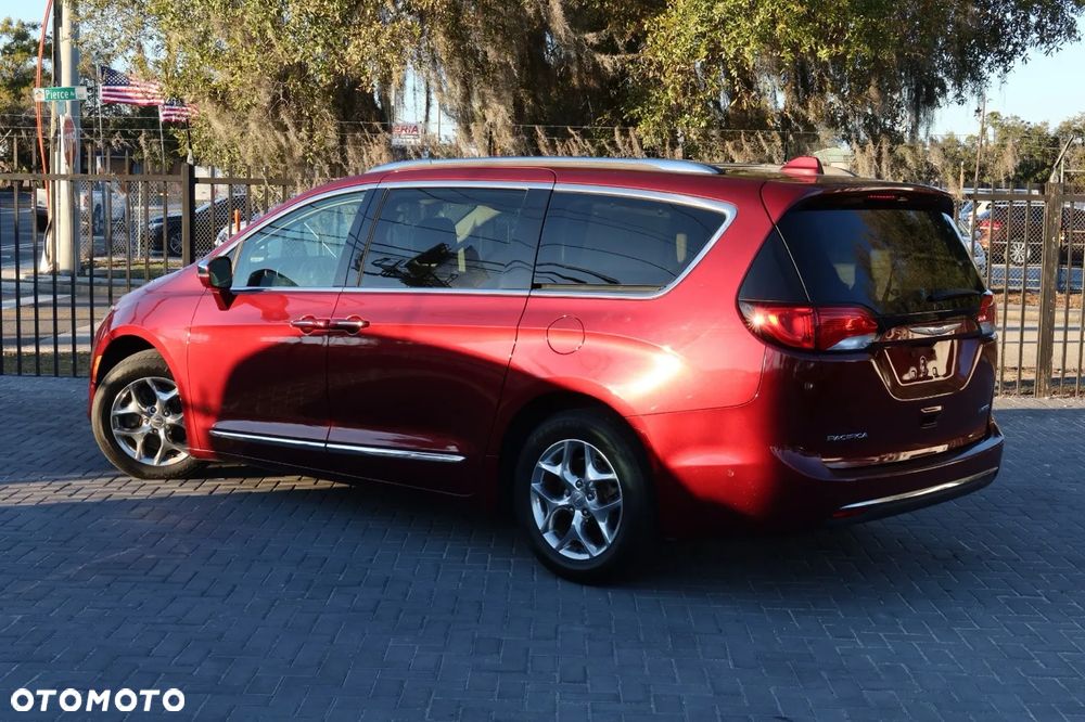 Chrysler Pacifica - 14