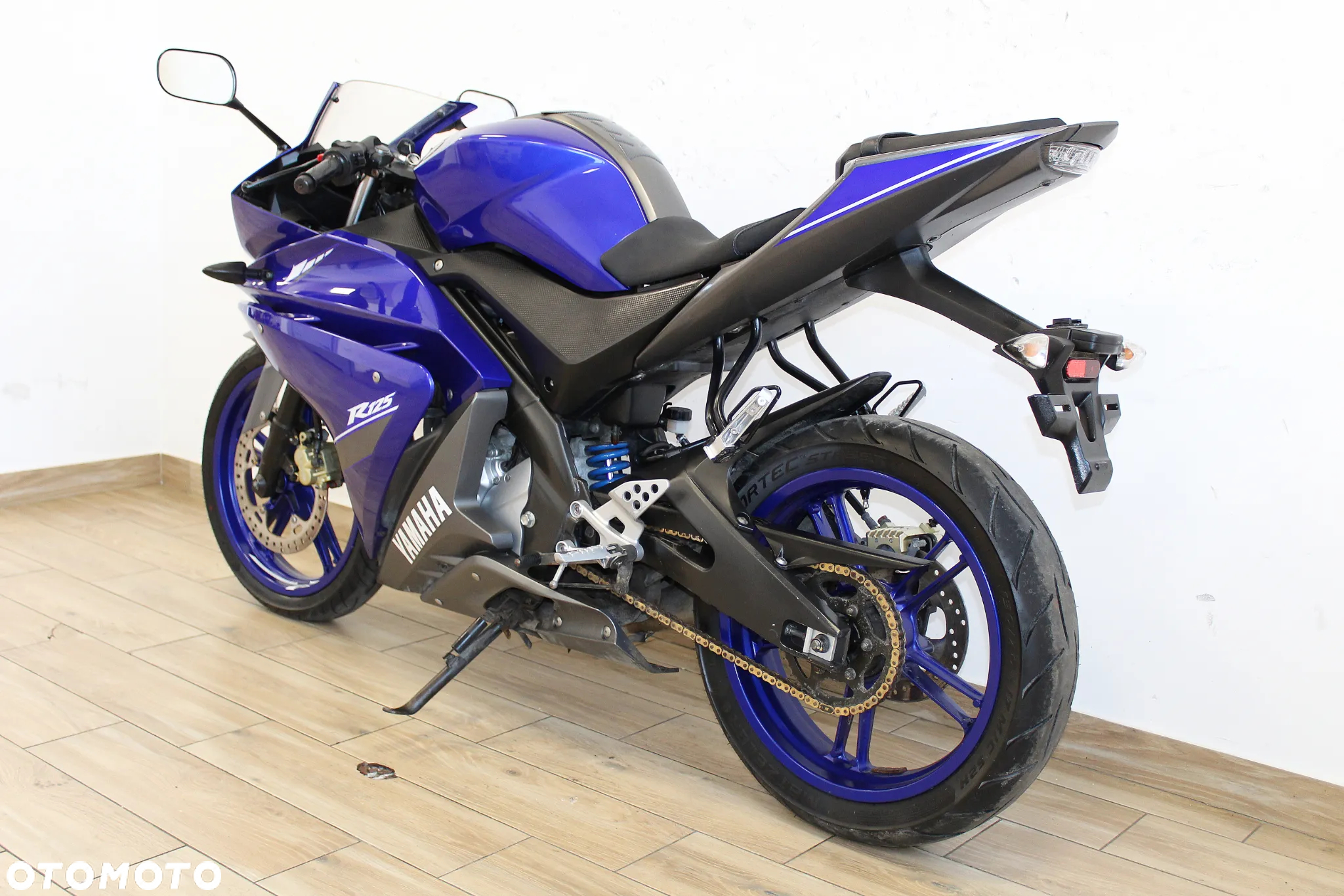 Yamaha YZF - 8
