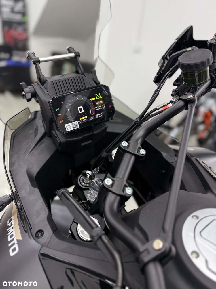 CFMoto MT - 4