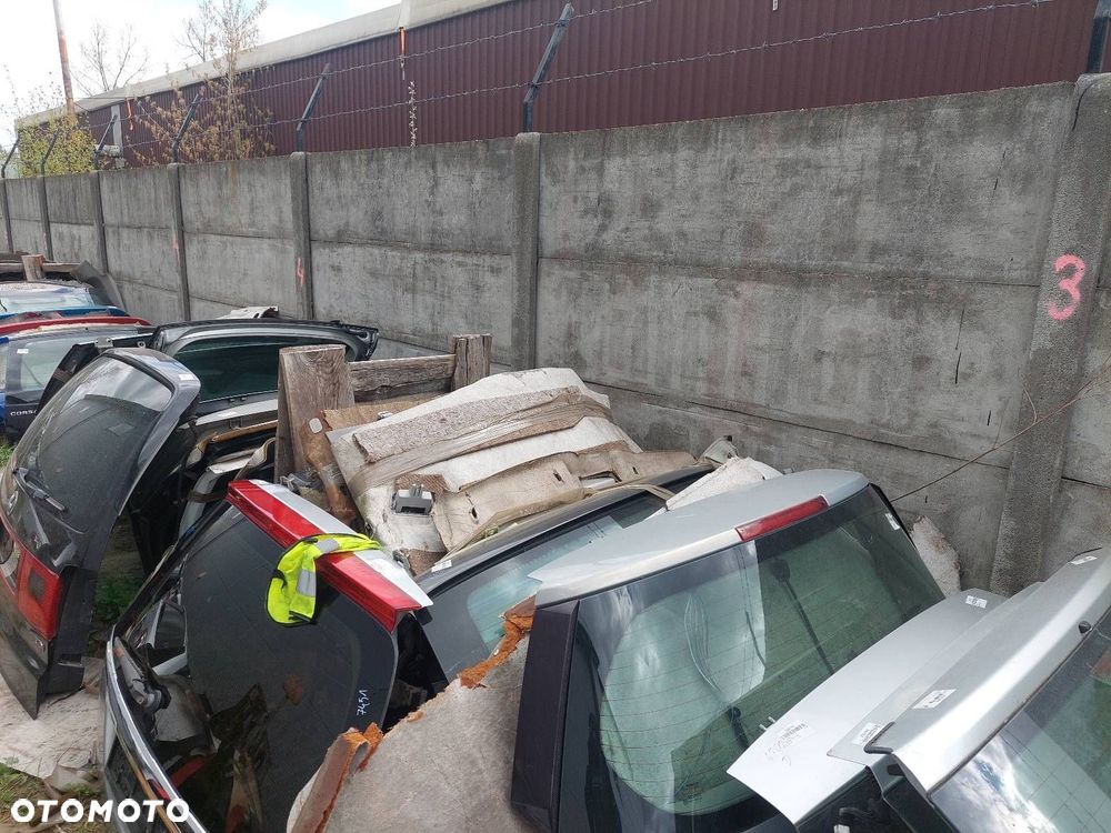 KLAPA BAGAŻNIKA + LAMPY HONDA STREAM I - 14