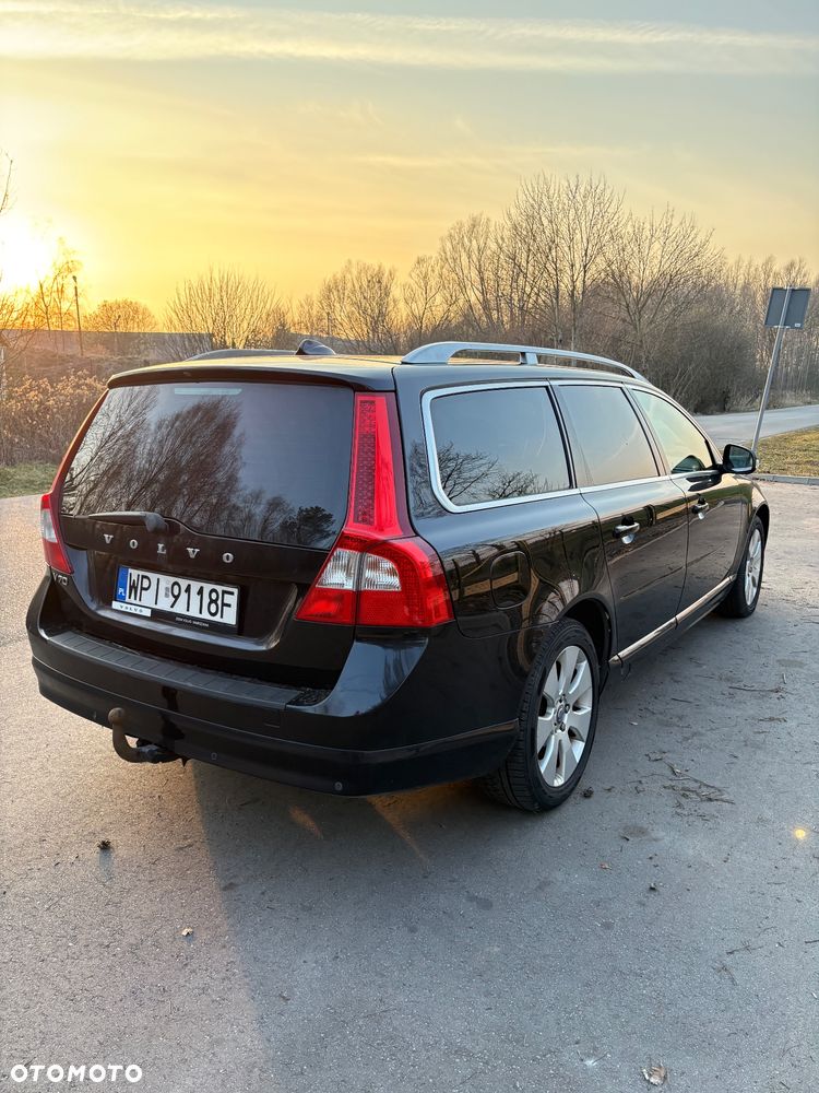 Volvo V70 D5 Summum - 4