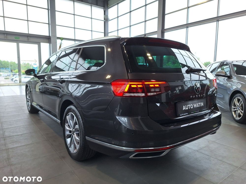 Volkswagen Passat Variant 2.0 TDI 4Mot Elegance DSG - 5