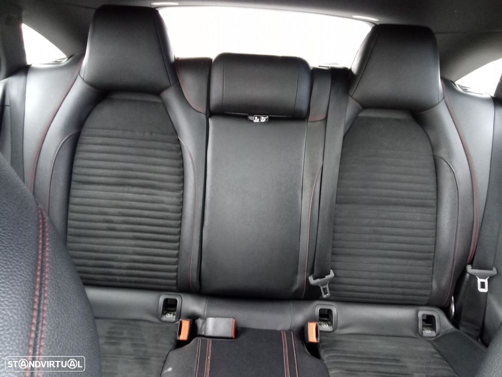 Mercedes-Benz CLA 180 d Shooting Brake AMG Line - 26