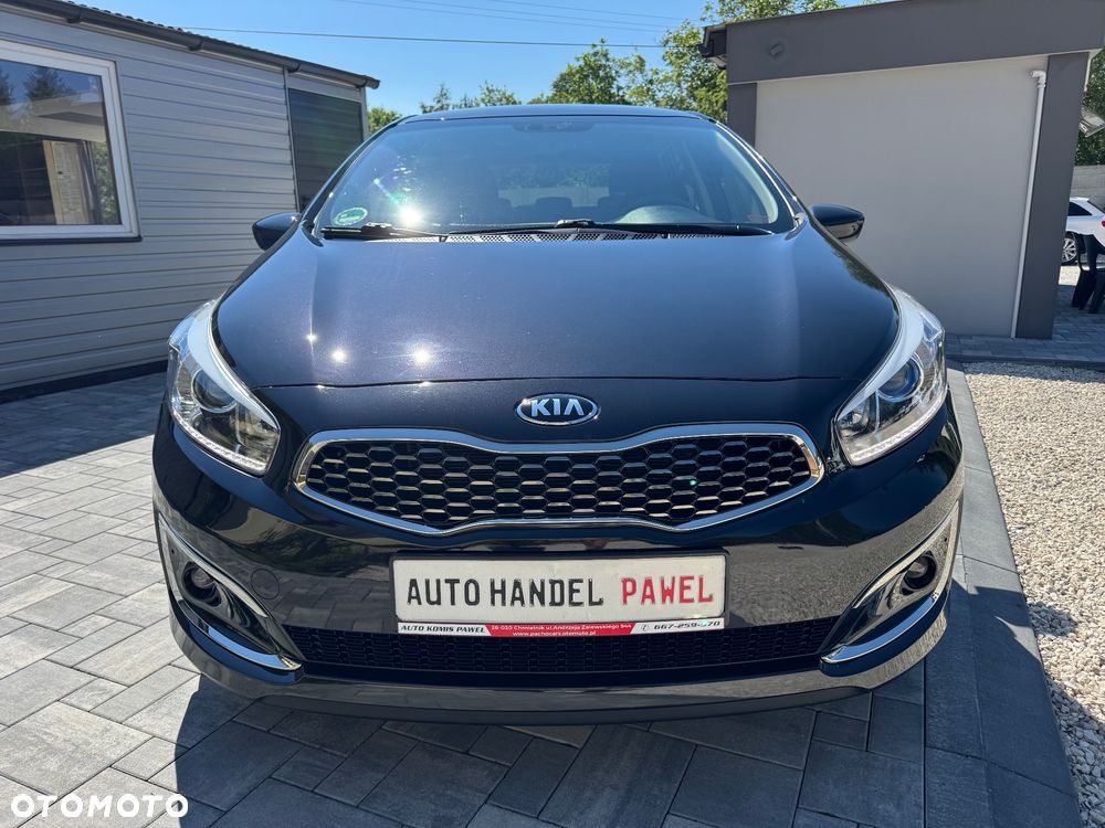 Kia Ceed 1.6 GDI Dream-Team Edition - 2