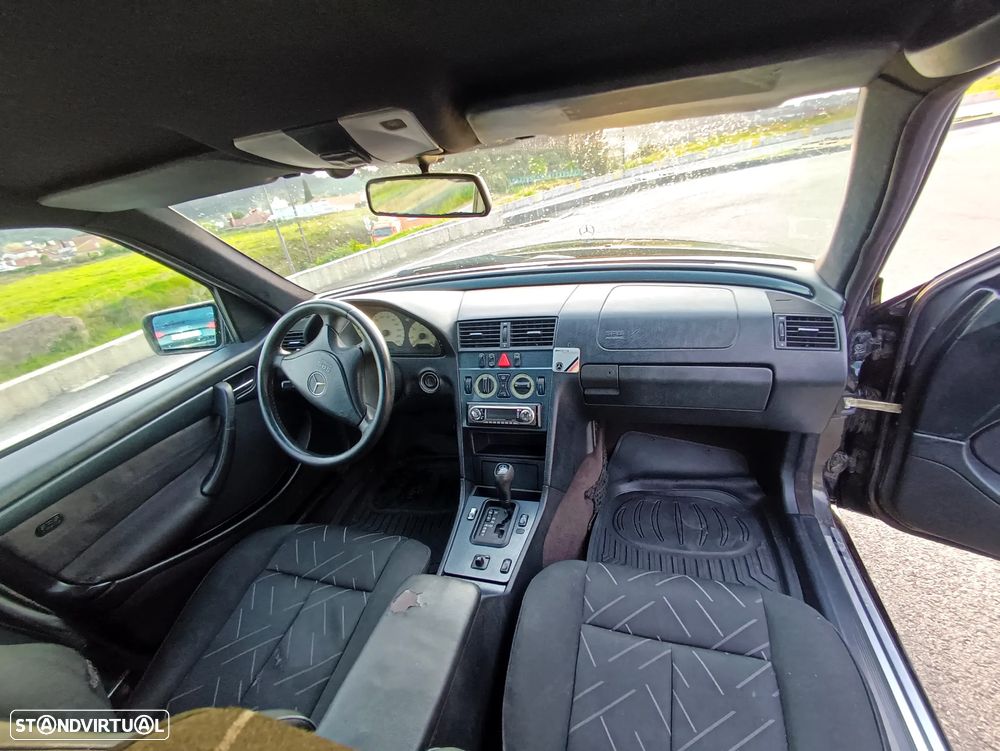 Mercedes-Benz E 220 - 11