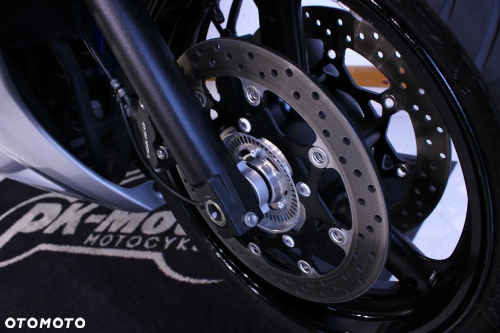 Suzuki GSX - 22