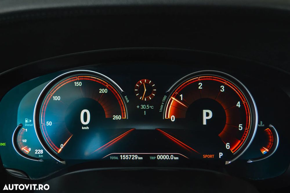 BMW Seria 5 520d Aut. Luxury Line - 7