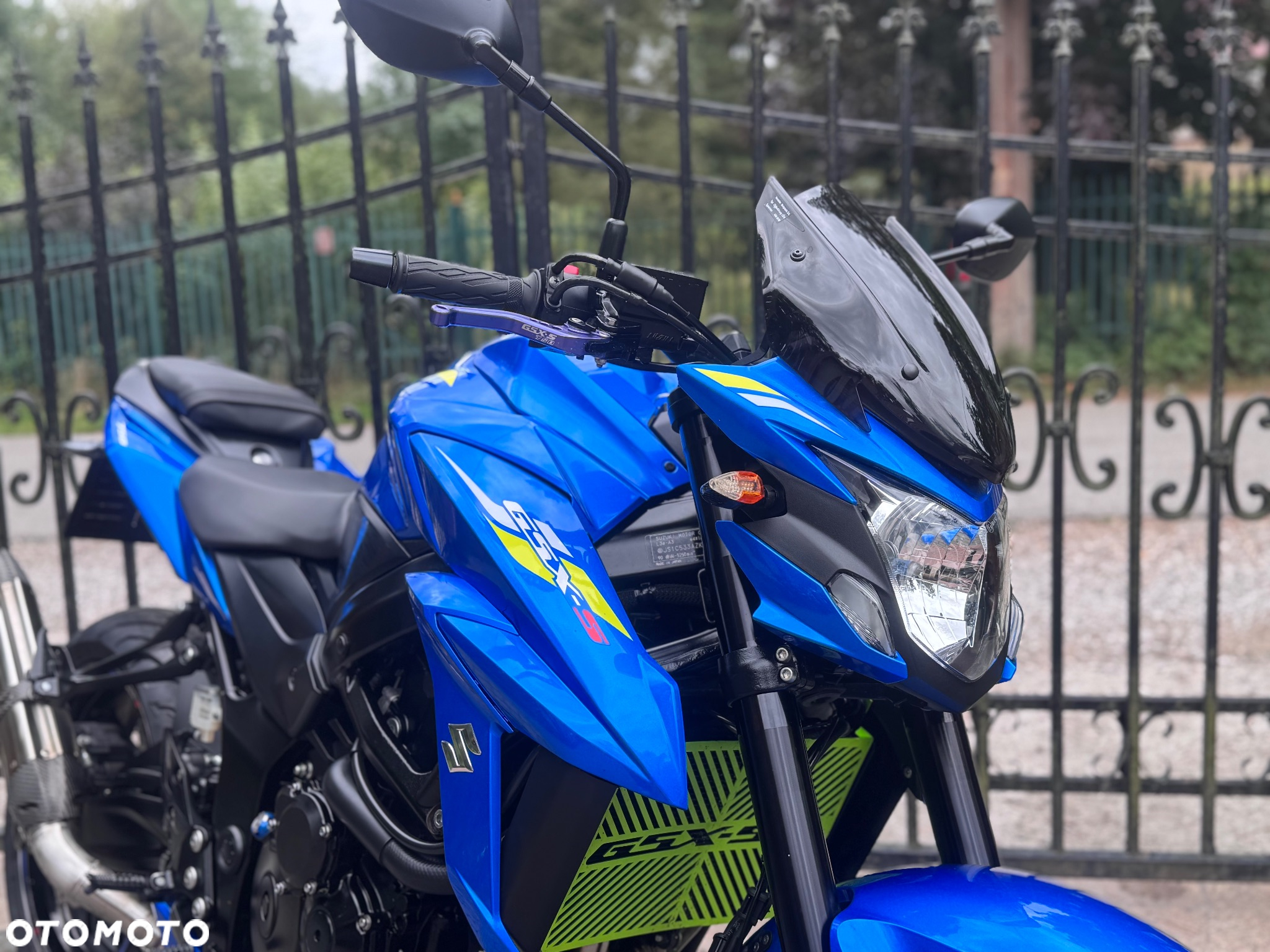 Suzuki GSX - 11