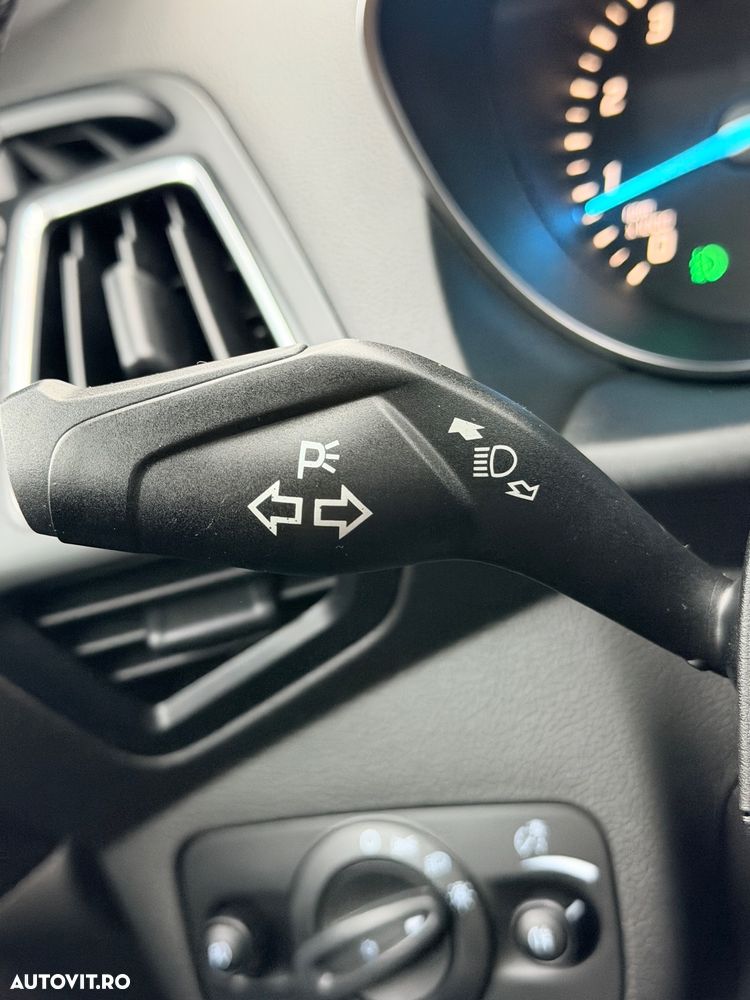 Ford Kuga 1.5 EcoBoost 2WD Trend - 36