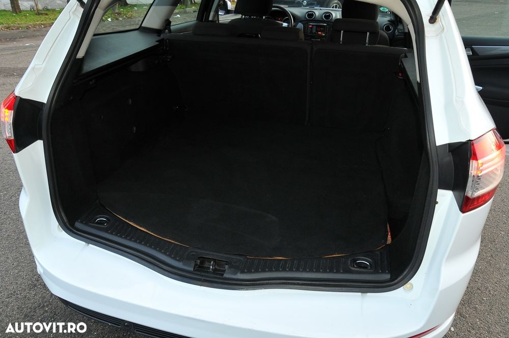 Ford Mondeo 2.0 TDCi Powershift Business Class - 25