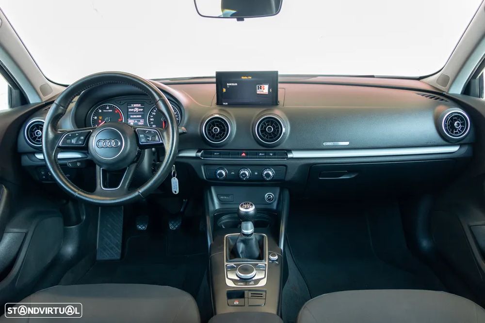 Audi A3 Sportback 1.6 TDI S-line - 4