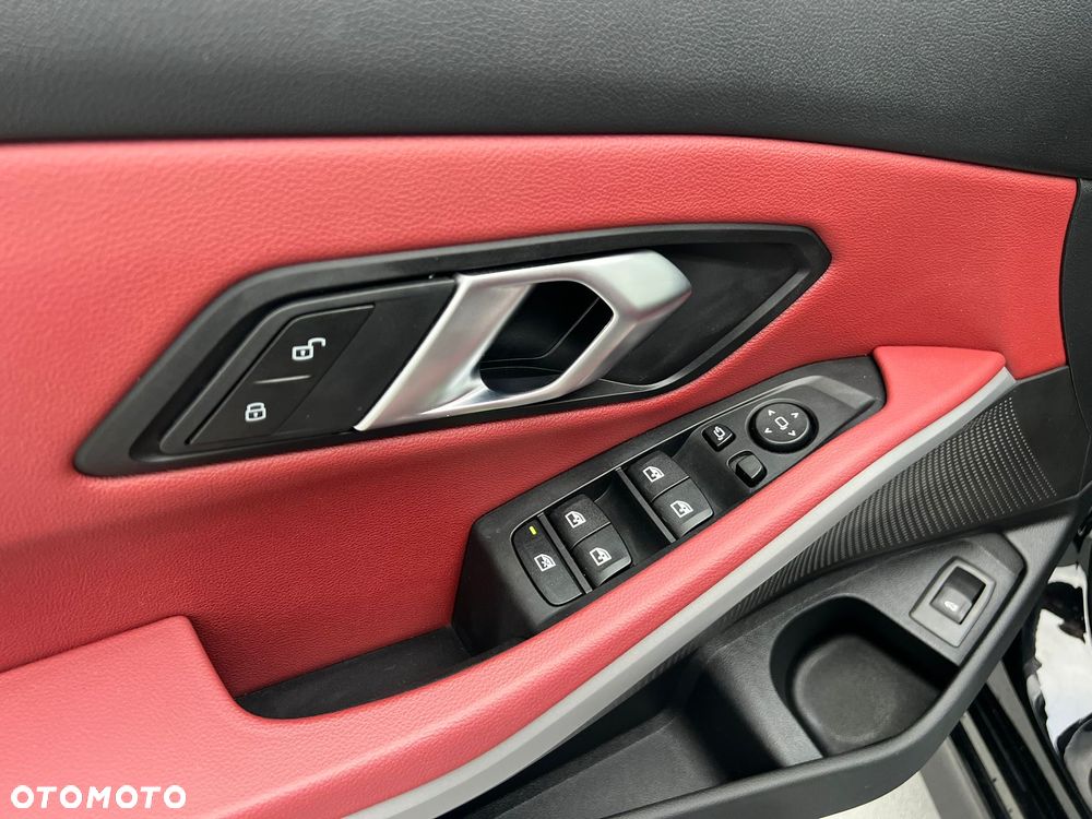 BMW Seria 3 318d MHEV Sport Line - 37