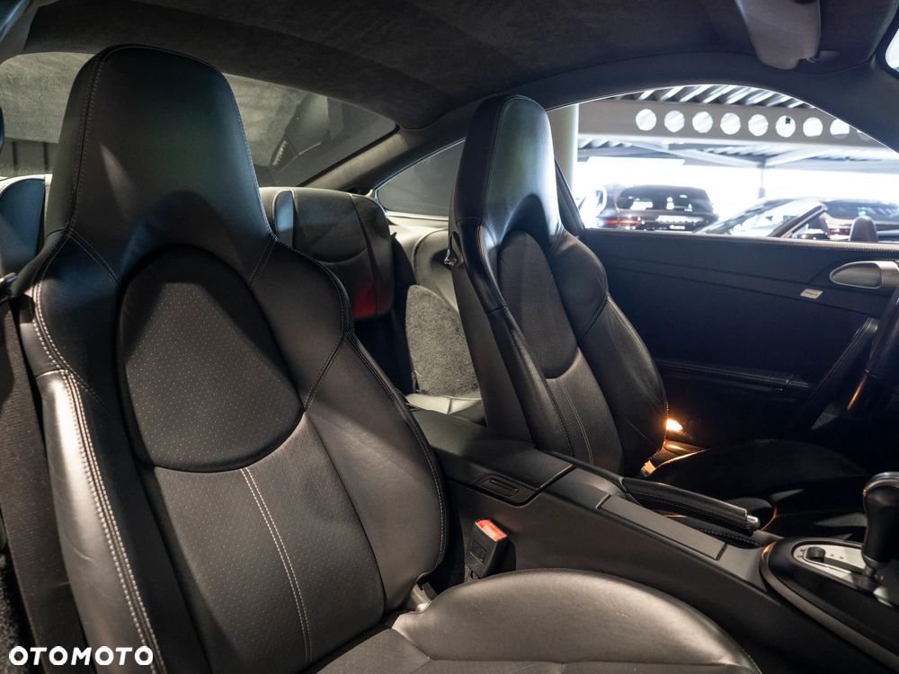 Porsche 911 Carrera 4 Tiptronic S - 33
