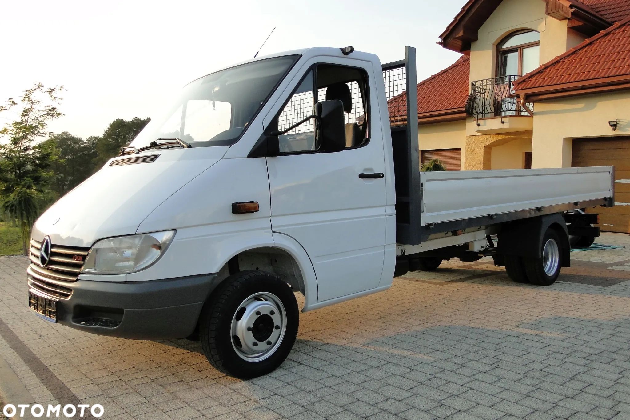 Mercedes-Benz Sprinter - 1