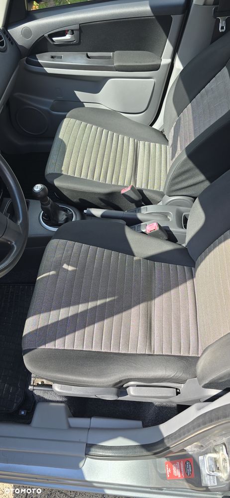 Suzuki SX4 1.6 Comfort - 13
