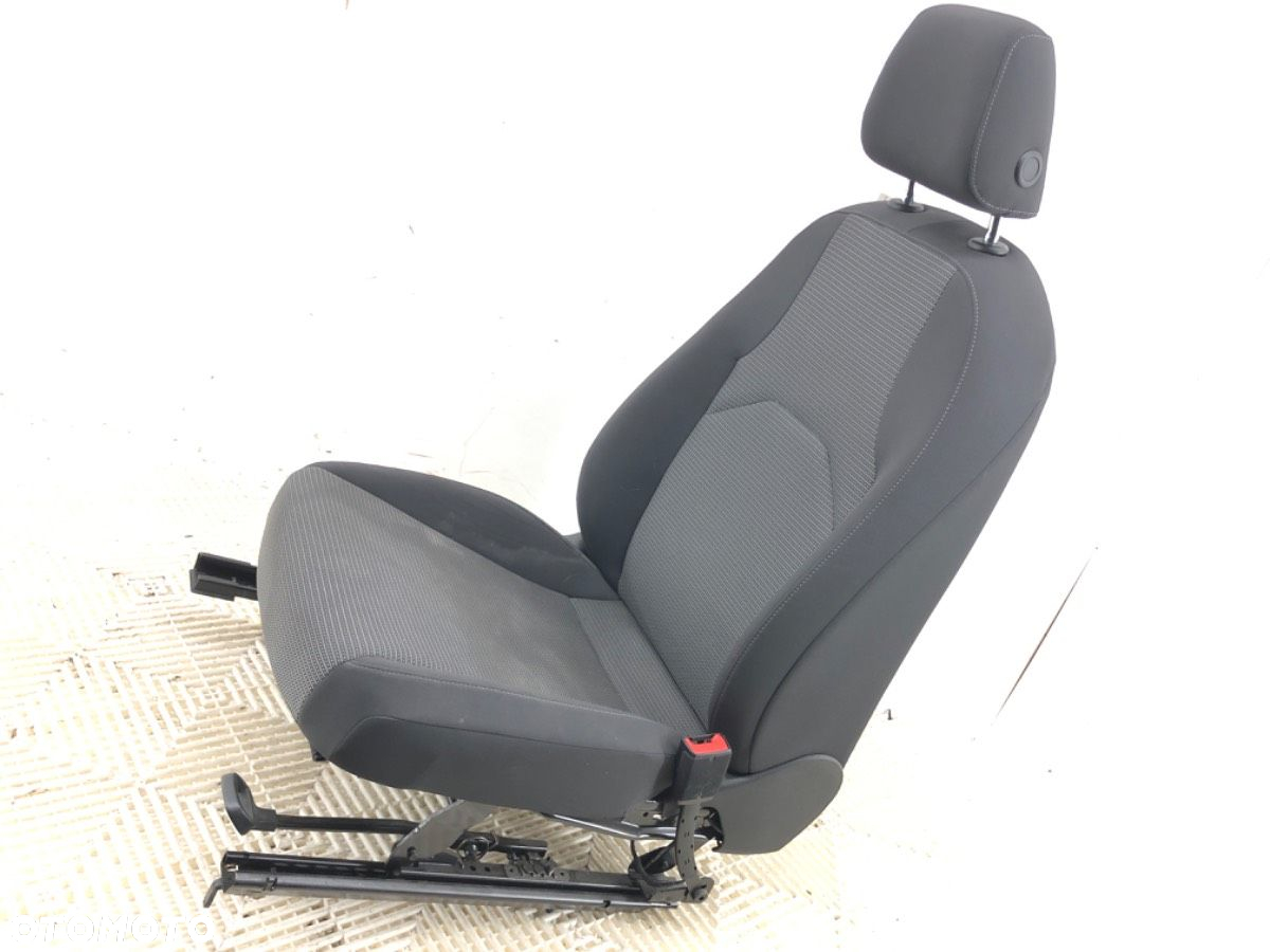 FOTEL PRAWY PRZÓD - 306.00 PLN - SEAT LEON (5F1) 2012 - 2022 1.4 TSI 92 kW [125 KM] benzyna 2014 - - 5