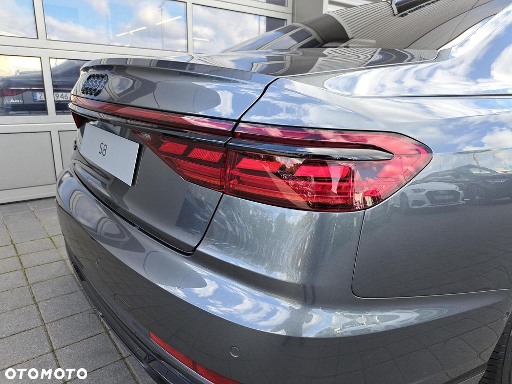 Audi S8 - 20