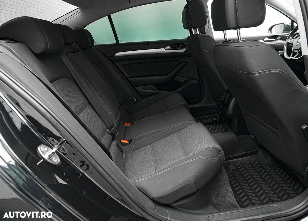 Volkswagen Passat 2.0 TDI DSG Highline - 18
