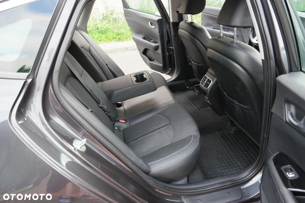 Kia Optima - 23