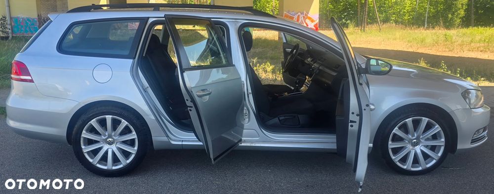 Volkswagen Passat 2.0 TDI DPF BlueMotion Technology Trendline - 16