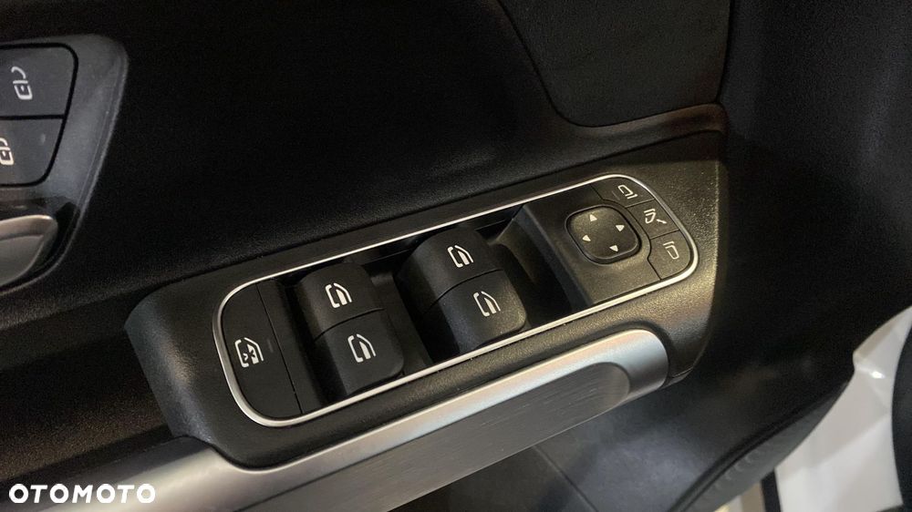 Mercedes-Benz GLB 200 AMG Line 7G-DCT - 14