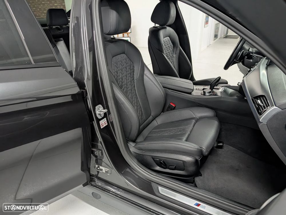 BMW 530 e Pack M - 16