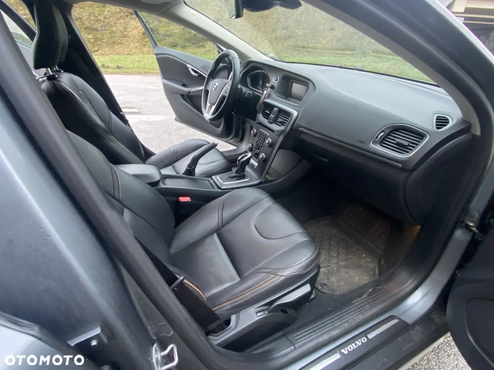 Volvo V40 T3 Drive-E Momentum - 4