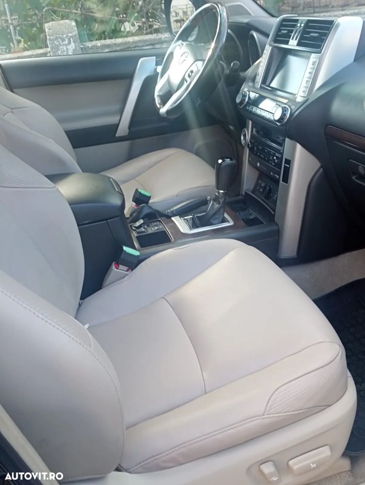 Toyota Land Cruiser 3.0l Turbo D-4D A/T Luxury - 29