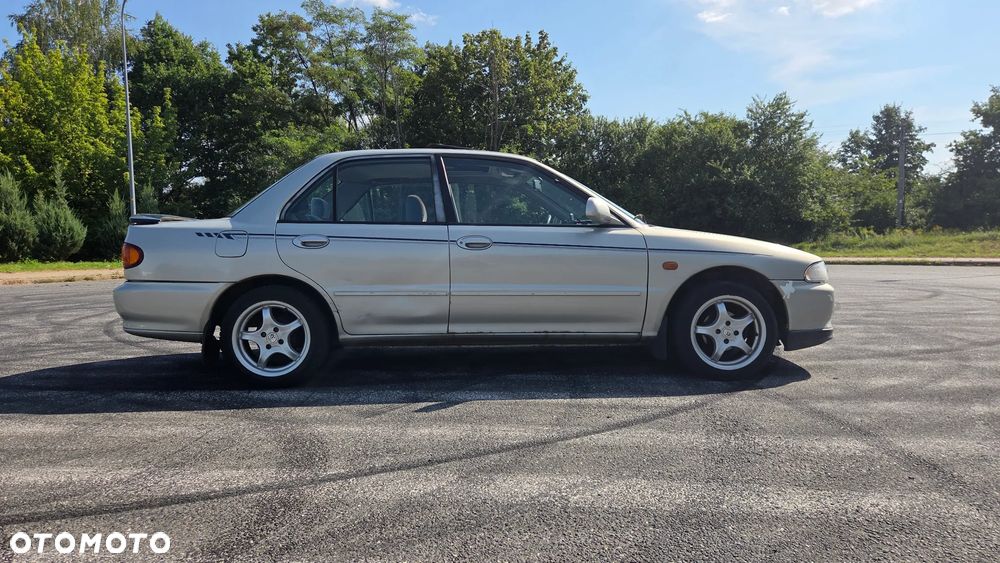 Mitsubishi Lancer - 8