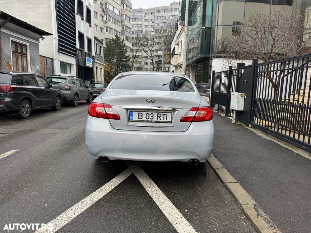 Infiniti M35 M35h GT Premium - 2