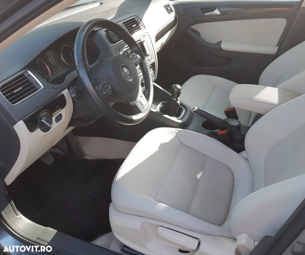 Volkswagen Jetta 1.6 TDI CR DPF Trendline - 6