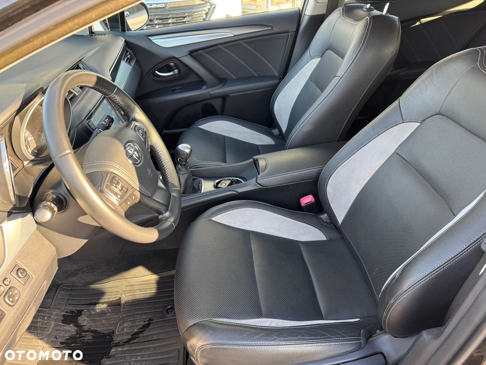 Toyota Avensis 2016 photo 4