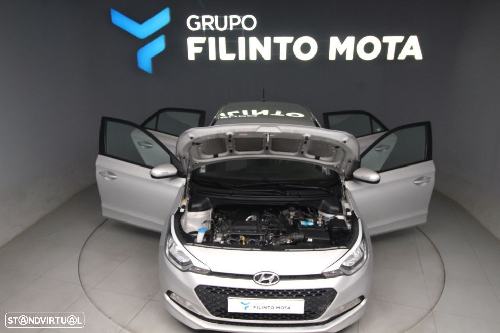 Hyundai i20 1.2 Access+Bluetooth 119g - 12