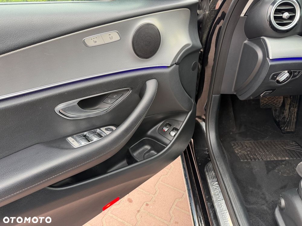 Mercedes-Benz Klasa E 220 d 4Matic 9G-TRONIC Avantgarde - 12