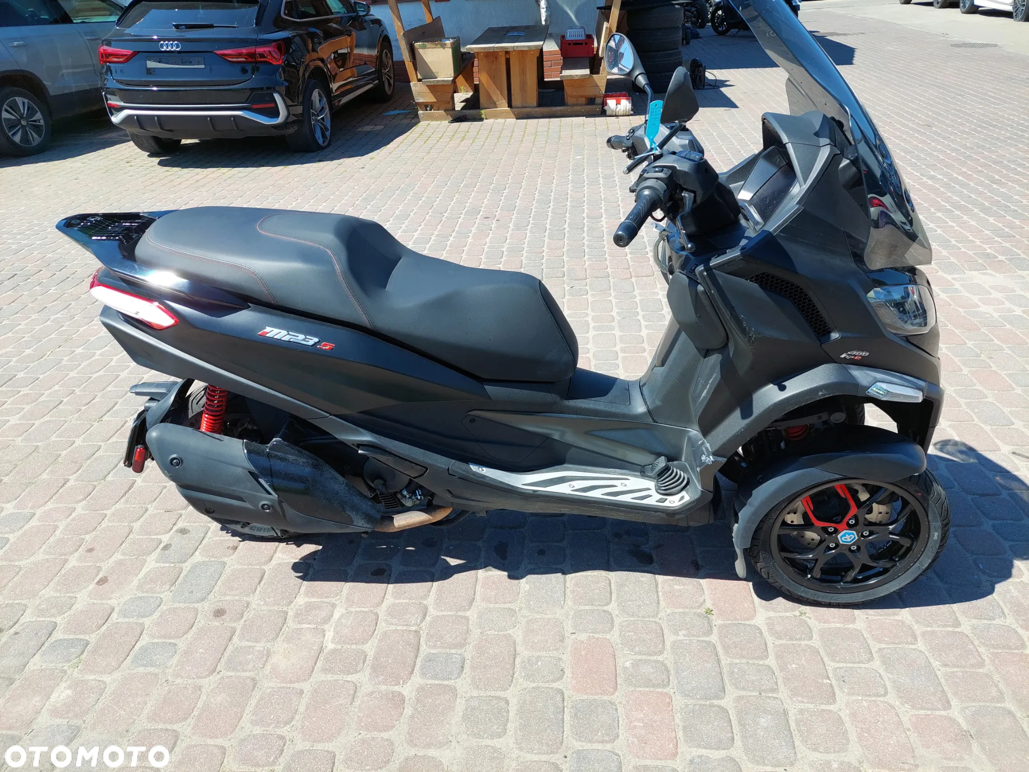 Piaggio MP-3 - 6